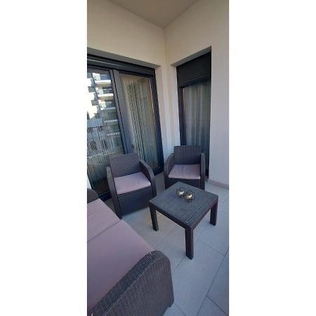 Impressive Apartment Требинье Экстерьер фото